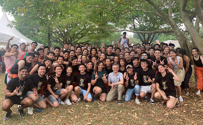 The 2019 NUS Law Rag team with Professor Simon Chesterman. Photo taken before COVID-19. (Credit: NUS Law)